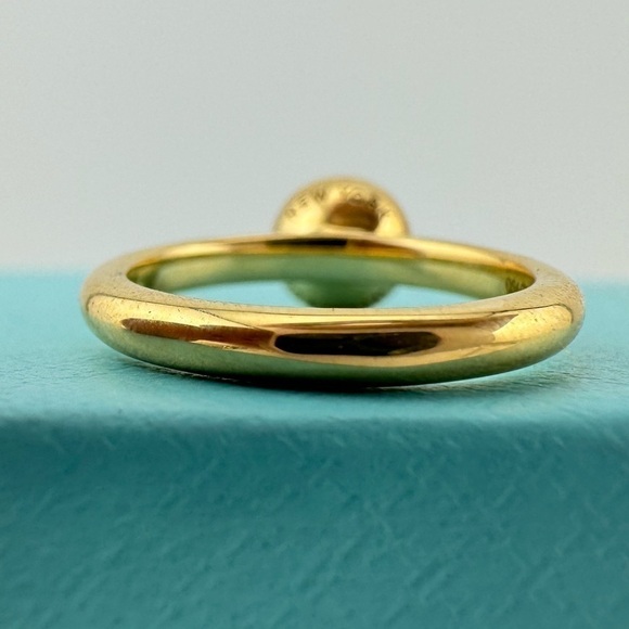 Tiffany & Co. 8mm Hardwear Ball Ring in 18k Yellow Gold, Retired - Picture 7 of 7